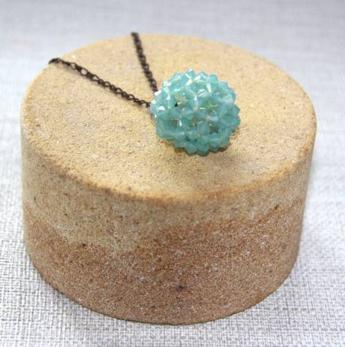 Swarowski-Kugel an Kette, Kalkmint