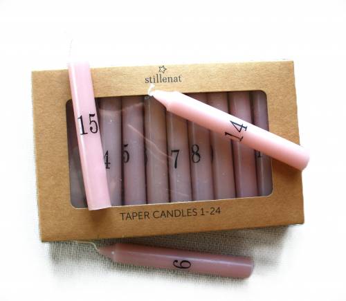 Kerzen 1-24, Farbe Malve, Stillenat, Brennzeit 1,5 Stunden pro Kerze