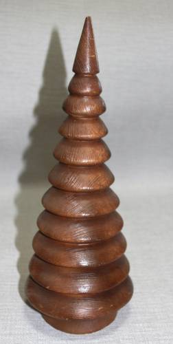 Tannenbaum in Holzoptik, dunkelbraun, große Rillen, von Jolipa Mod. 6418